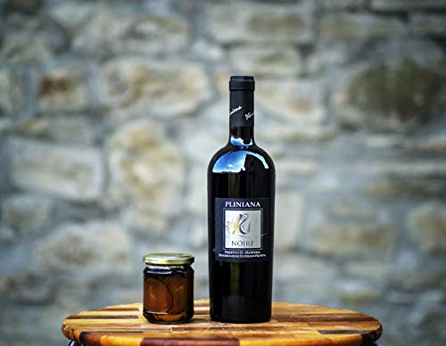 Frische schwarze Trüffel in nativem Olivenöl extra- Sommertrüffel- Trüffelscheiben (Tuber Aestivum Vitt) und Wein nach Wahl - italienische Produkte (Carpaccio + Primitivo) Cover