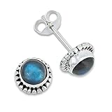 Der außergewöhnliche Schmuck von mantraroma wird in Indien hergestellt. Unser Echt-Schmuck mag zwar preis-günstig sein, trotzdem achten wir bei der Verarbeitung auf einen hohe Qualität. BITTE BEACHTEN SIE: Bei den verwendeten (Halb-) Edelsteinen handelt es sich um einzigartige Naturprodukte. Das heißt es kann zu leichten Abweichungen in Farbe oder Größe kommen.