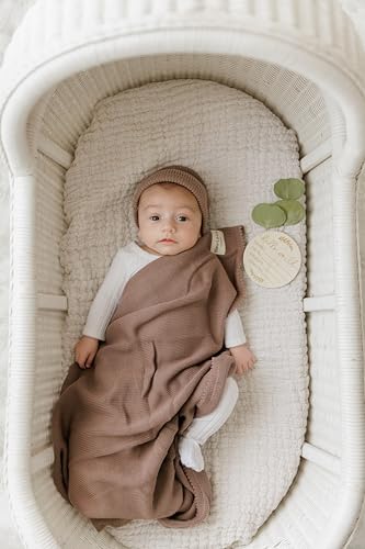 Image of Baby Gift Set - Organic Cotton Blanket + Hat Set, Newborn Blanket Essentials, Baby Boy Gifts (Luxe - Milk Chocolate)