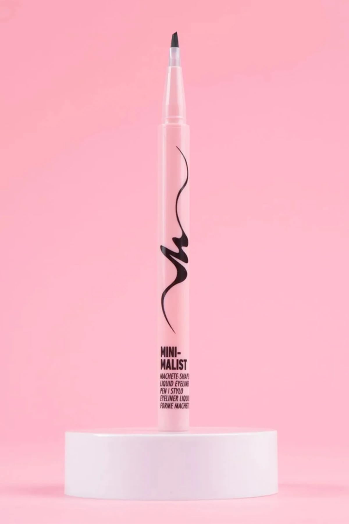 Miniso Lisanslı Minimalist Serisi Kesik Uçlu Eyeliner – İnce ve Kalın Çizgi Kontrolü Sağlayan Siyah Eyeliner (01 Siyah)