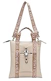 Mit dieser eleganten GEORGE GINA & LUCY Tasche haben Sie einen Begleiter an Ihrer Seite. Mit schlichten Applikationen und einer tollen Form ist die Umhängetasche ein echter Eyecatcher. Ob bequem in ein Café oder bei einem Stadtbummel, hier haben Sie einen Helden entdeckt. Maße: 35 x 38,5 x 2,5 cm