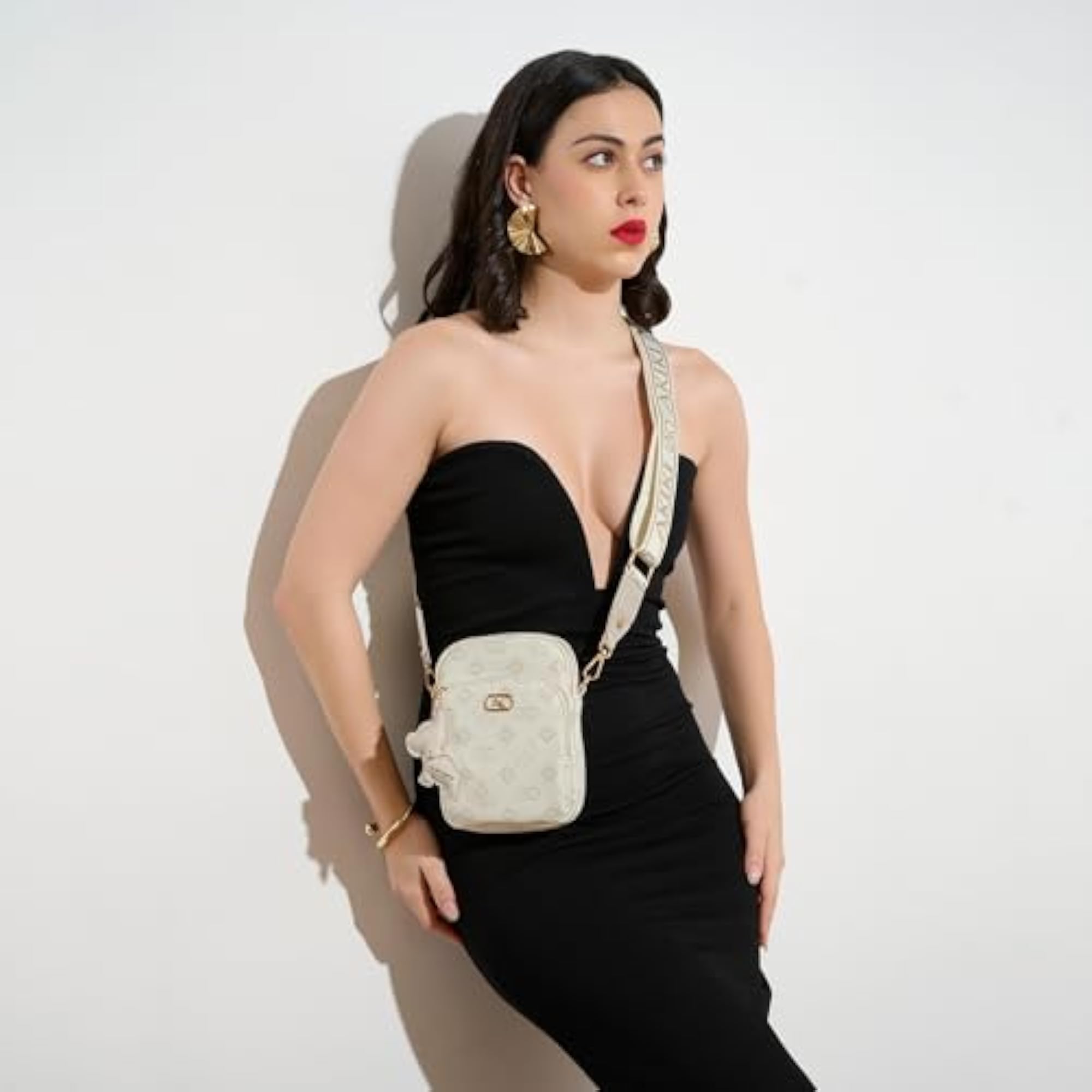 London Women's Dalston 14 Sling Bag with Dog Charm
