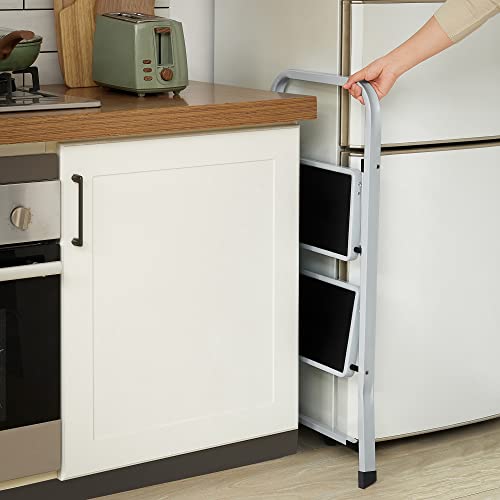 SONGMICS Tritthocker, Trittleiter, Klapptritt, einstufige Leiter aus Stahl, rutschfeste Trittfläche, bis zu 150 kg belastbar, Größe ausgeklappt 32 x 44 x 17,5 cm, weiß GSL01WT