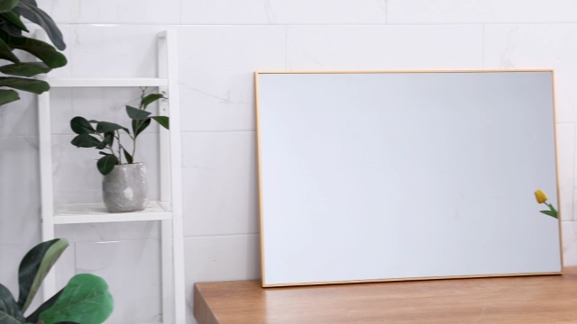 Koonmi Wandspiegel 61 x 91cm met aluminium frame grote rechthoekige badkamerspiegel van HD glas voor slaap-, woon- en badkamer, zwart - Image 8