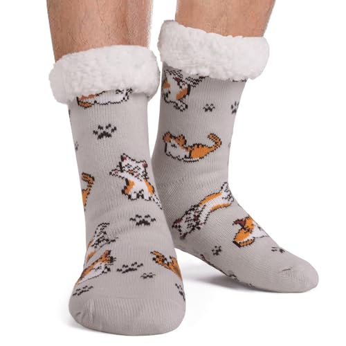 KFUBUO Mens Slipper Socks with Non Skid Bottoms Fleece-Lined Warm Fuzzy Socks2