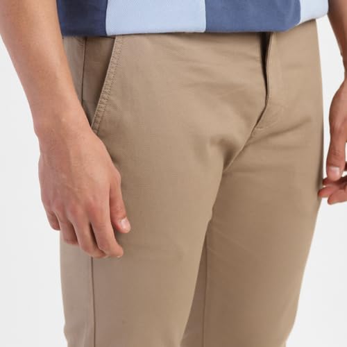 Image of Levi's Men's Solid Slim Tapered Fit Trousers
