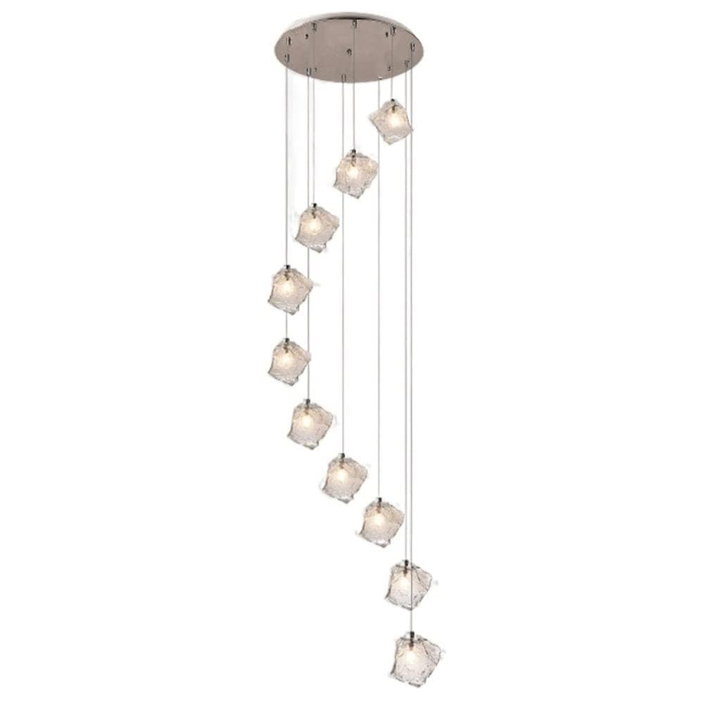 Lustre en spirale suspendu pour combler le vide d'un plafond haut de villa