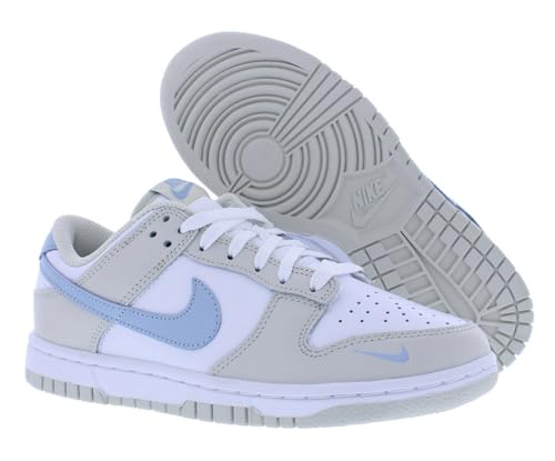 Nike Women's W Dunk Low Sneaker2
