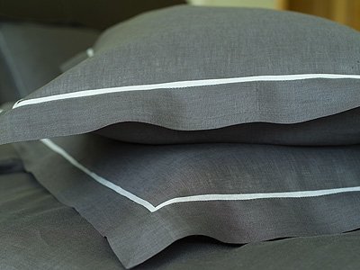 Ropa de cama de lino antialérgico gris plata con ribete suave 4