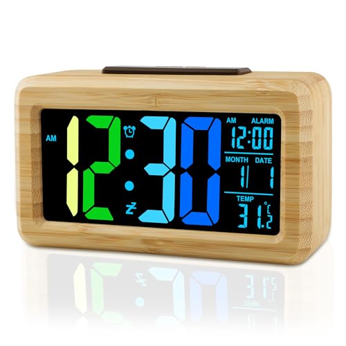 Ayybboo Despertador digital de madera, gran pantalla LED con números de colores, sensor de brillo, repetición, batería, funcionamiento por USB para dormitorio, oficina, salón (bambú verde azul)