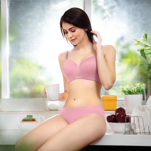 Image of SOIE Women's Full coverage, Padded, Non-wired Seamless Bra with Medium coverage brief