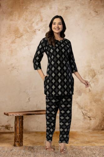 Image of Women's Pure Cotton Printed Night Suit,Top and Relaxed Pajama Set, Stylish Sleepwear