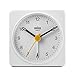 Braun BC-009-B Reloj despertador analógico, pantalla de fácil lectura, alarma creciente, agujas iluminadas, segundero amarillo, movimiento de precisión silencioso, color Negro
