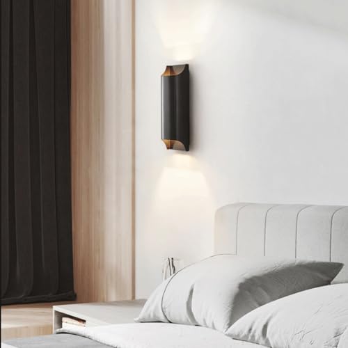 Aplique de pared de bronce con diseño moderno y acabado sofisticado 4