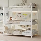 QSOST Lit Superposé 3 Places Métal Blanc – Triple Lit avec Échelle Intégrée et Garde-Corps Complet, Cadre à Lattes Robustes,Économisez de l'espace, idéal pour Les Adolescents et Les Enfants (Blanc)
