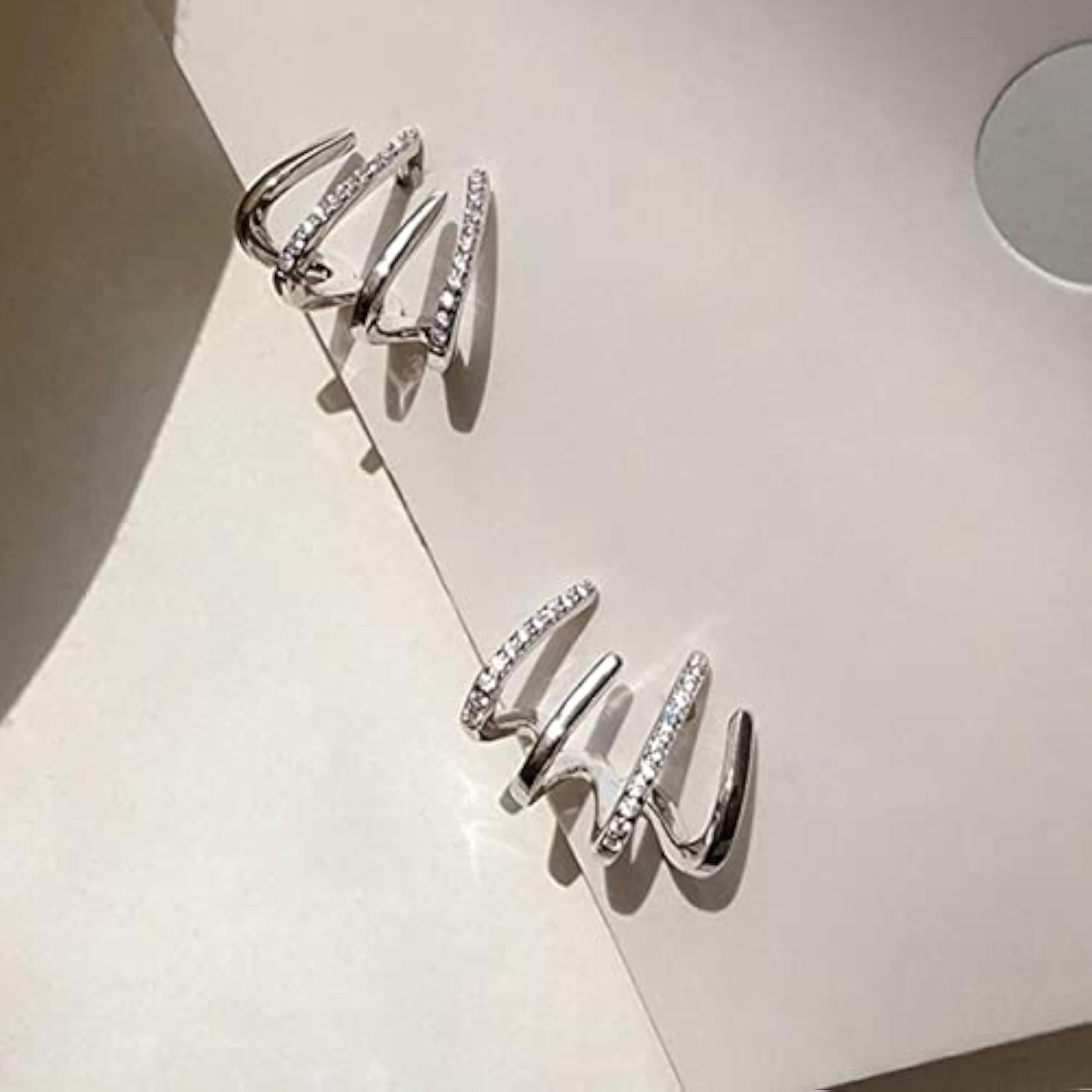Claw Themed Stud Earrings & Earcuff Set