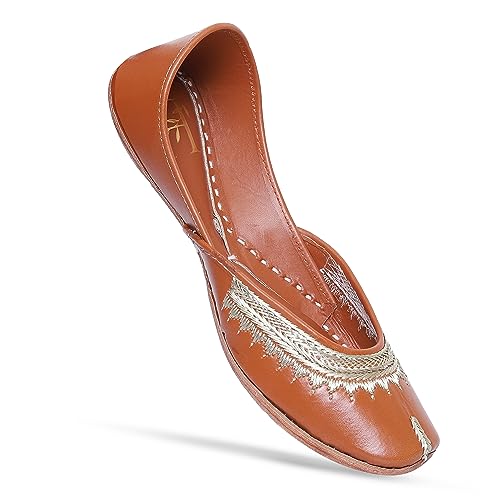 Image of HEER Beige Zari Women's Jutti, Mojari Traditional Punjabi Jutti, Ethnic Shoes Handmade Leather Punjabi Jutti, Embroidered Rajasthani Jaipuri Wedding Bridal Jutti