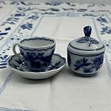 belle tasse cafe Service à café miniature Magnifique service à café miniature vintage composé d\'une tasse à sucre d\'une tasse et d\'une soucoupe