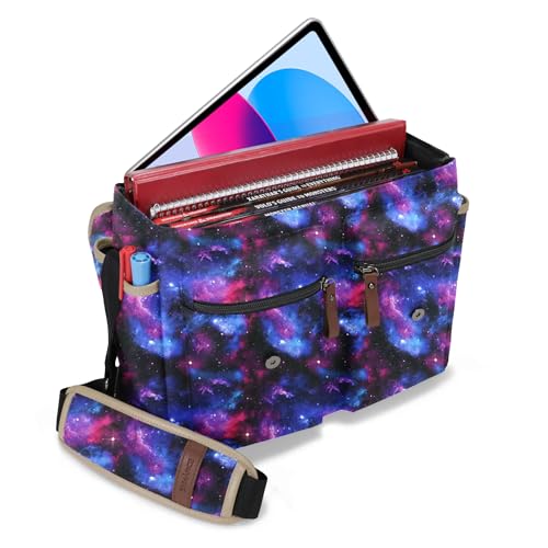 ENHANCE Bolsa de Diseño DND: Elegante Bandolera para Jugadores de rol de Dungeons and Dragons. con Espacio para el Manual del Jugador, Carpetas, Dados y Accesorios, y Bolsillos Laterales (Galaxia)