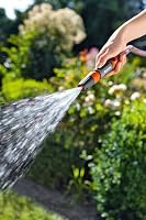 Gardena Spritz-Satz für 13 mm (1/2 Zoll)- und 15 mm (5/8 Zoll)-Schläuche: Reinigungsspritzen-Set mit Aquastop für einen schnellen Anschlusswechsel (18288-20) – Ansicht 6