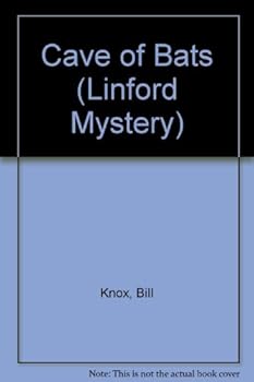 Paperback Cave Of Bats (LIN) [Large Print] Book