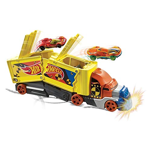 Image of Hot Wheels Plastic Crashing Rig, Pack Of 1, Multicolour
