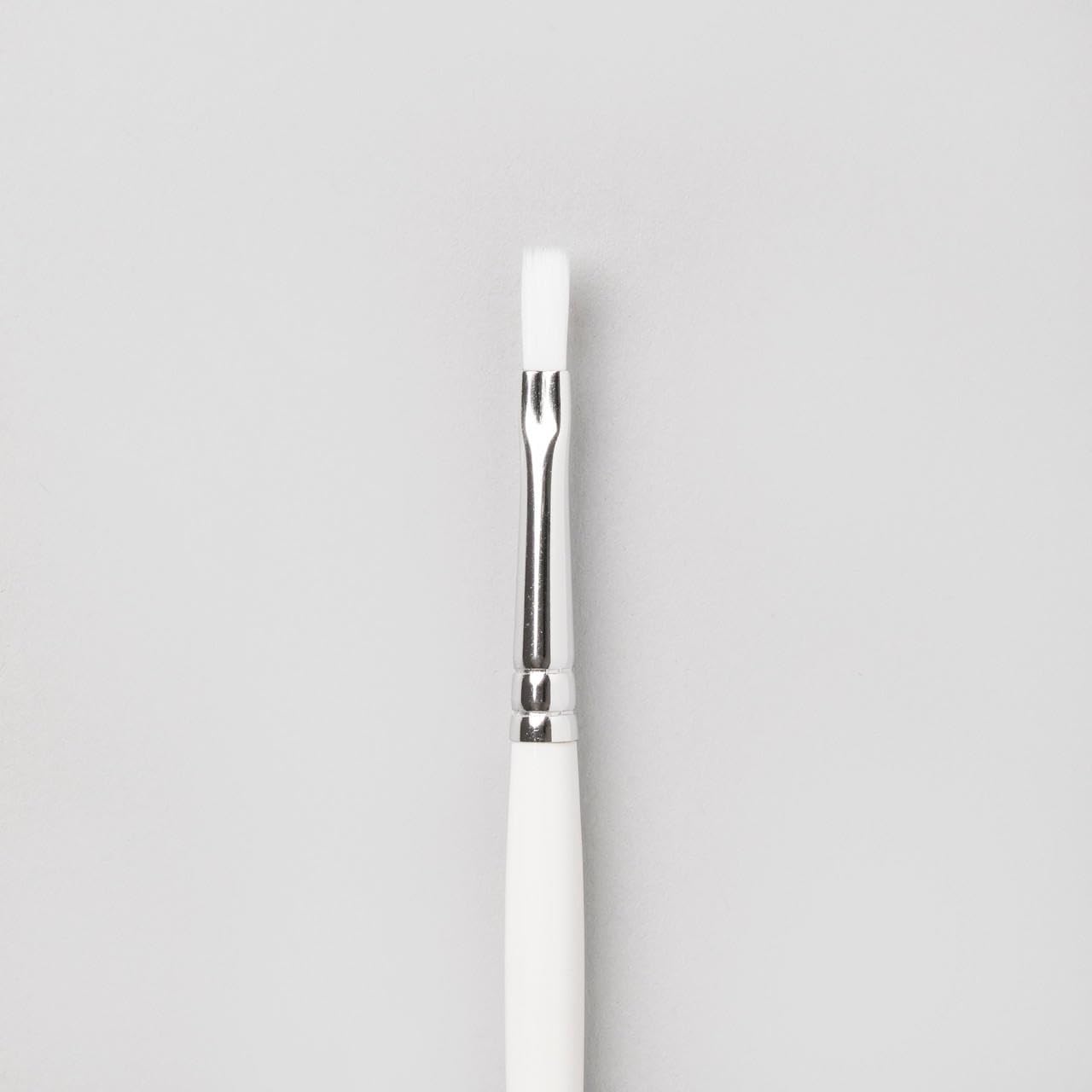 Pro-Arte White Pro Arte Series 32 Polar Flat Tip Brush No 1/8" - Made In England