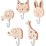Construction durable : fabriqué à partir de bois de qualité avec des crochets métalliques, combinant fonctionnalité robuste et esthétique adaptée aux enfants