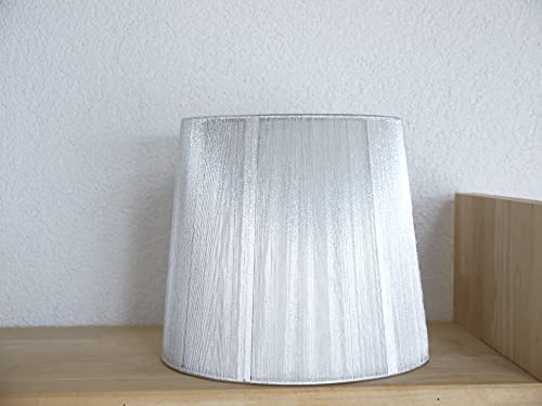 Lampenschirm aus Kunststoff und Seidenfäden Farbe Silber Ersatzschirm für Steh-Tisch-Leuchte (H:23cm D:26cm)