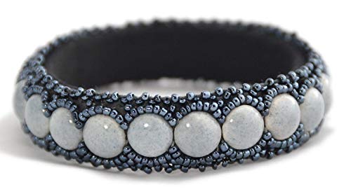 Bracelet bangle gris clair en perles : idée cadeau poétique en porcelaine et verre
