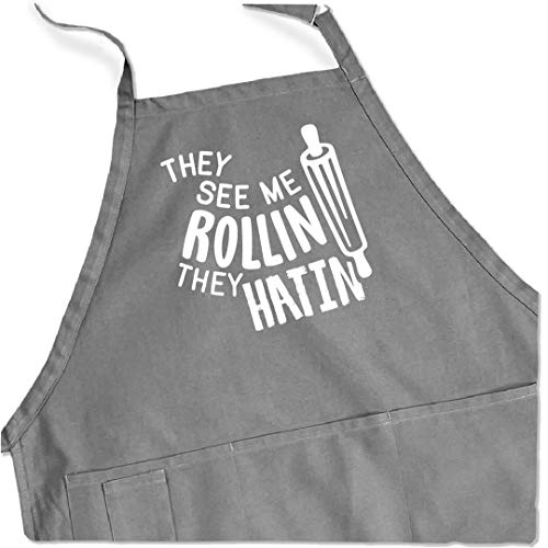 ApronMen - They See Me Rollin' - Funny BBQ Apron for Dads - 1 Size Fits All Chef Quality Cotton 4 Utility Pockets, Adjustable Neck and Extra Long Waist Ties - Gray Color