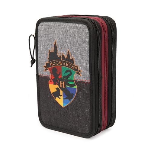 Giochi Preziosi Harry Potter - Astuccio Triplo Scuola Con 3 Zip E 3 Scomparti, Contiene 18 Matite Colorate, 18 Pennarelli e altri Pratici Oggetti per la Scuola,13 l x 19,5 h x 6,5 p