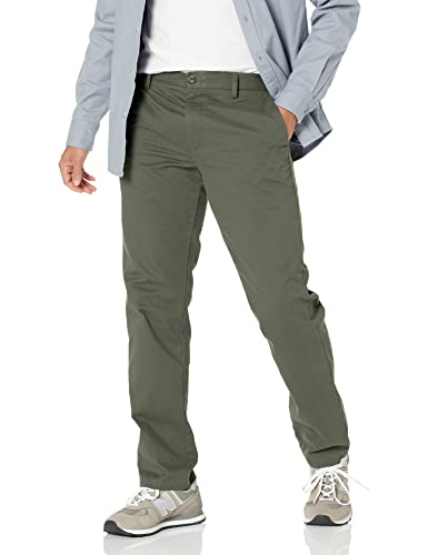 Amazon Essentials Pantalón Chino con Parte Delantera Plana Resistente a las Arrugas de Corte Ceñido Hombre, Verde Oliva Oscuro, 32W / 30L