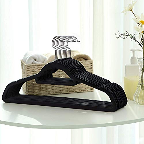 Kit 100 Cabides de Veludo Ultrafinos Antideslizantes Slim Preto