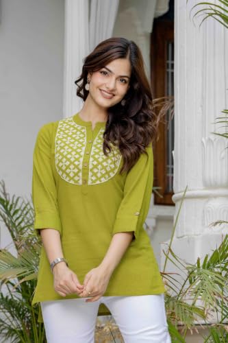 Image of Pistaa's Women's Cotton Relaxed Fit Short Kurti