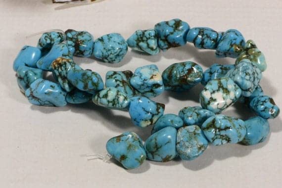Perles de magnésite 17x12x8mm percées et calibrées pour un enfilage facile de bijoux