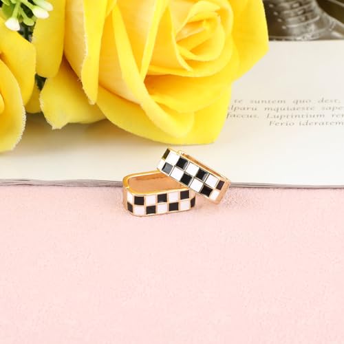 Checkered Earrings, Creative Black And White Checkered Oval Hoop Earrings Vintage Gold Hoop Earrings Interesting Earrings for Women3