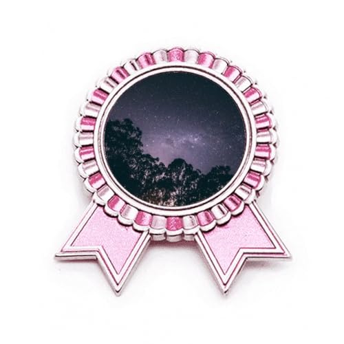 Broche Ciel Nocturne et Arbres en métal sculpté, finition style médaille