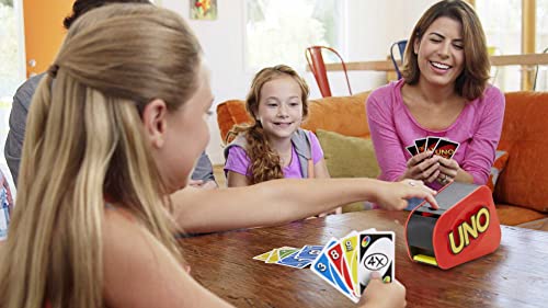 Mattel Games UNO Extreme, UNO Kartenspiel für die Familie, mit Kartenwerfer, Reisespiel oder Spiel für Erwachsene, für 2-10 Spieler, ab 7 Jahren, GXY75