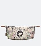 Cada lateral presenta un estampado diferente de la colección, con diferentes detalles decorativos que lo hacen único.