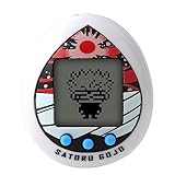 GOJO JUJUTSUTCHI 0 | Genießen Sie dieses Mini-Cyber-Haustier Tamagotchi basierend auf dem beliebten Jujustu Kaisen 0 Anime-Film. Die Satoru Gojo-Version hat eine cremefarbene Schale mit einer leuchtend roten Sonne oben auf der Schale und weißen Bandagen unten gezeigt.