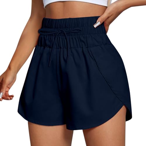 Short de loisirs léger femme fini les cuisses comprimées grâce à la fente latérale