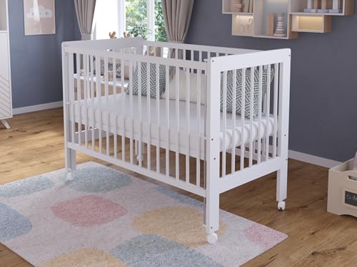 Love For Sleep Lit Bébé evolutive en Bois, Blanc 120x60 cm avec Côté Réglable, Barrière de Sécurité et roulettes – Lit Évolutif pour Enfant, Lit...