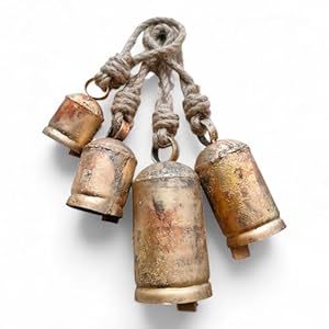 Setof4metalchristmasbellsfordecorationrusticbrassgoldlargebellcowhanging Urban Country Home Decor Set of 4 metal christmas bells for decoration rustic brass gold large bell cow hanging urban country home decor