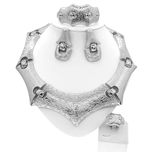 Pendientes grandes y juego de joyas para lucir en cumpleaños 2