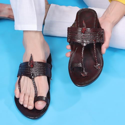 Image of Men's Kolhapuri chappals Leather hardcrafted Stylish,Ethinicwear & Dailywear Designed with Excellence 100% Comfortable.