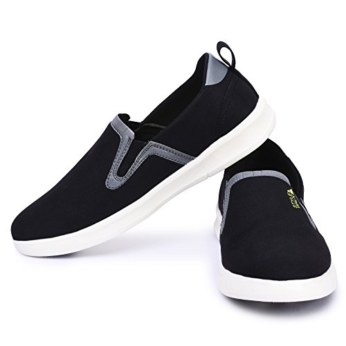 Image of Campus Men Sphere Walking Shoes