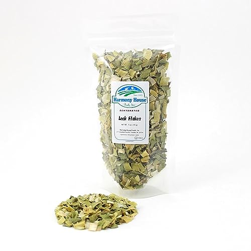 Harmony House Foods Dehydrated Leek Flakes - Air Dried Vegetables for Soup and Cooked Dishes, Great for Camping, Survival, and Backpacking, 0.5 Ounces
