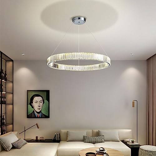 Lustre de luxe résolvant le manque de luminosité des grands salons modernes