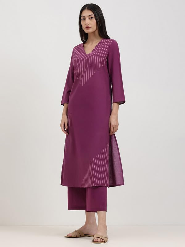 Image of Pink Fort Casual Cotton Geometric Print Kurta Set | A -Line Fit 3 /4th Sleeve V-Neck Kurta Ankle Length 2 Pockets Flared Pants